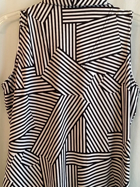 SPORT HALEY… black and white, striped top, geometric pattern, size medium - Picture 3 of 7